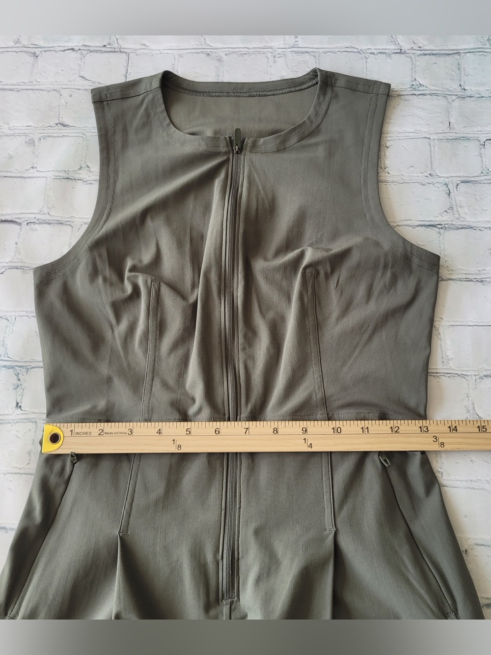 lululemon Athletica Green Cropped Warpstreme Zip-Front Jumpsuit size 4 - Picture 11 of 16